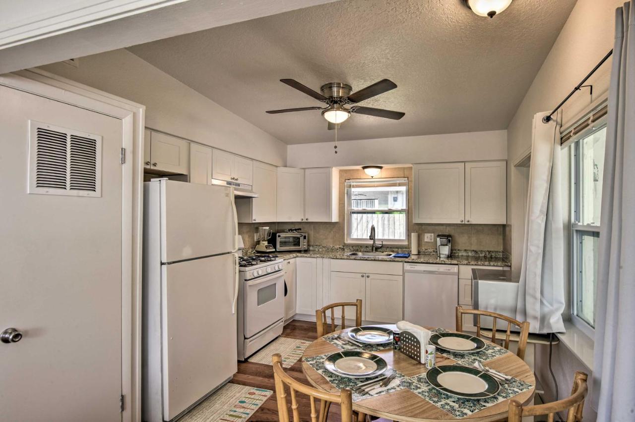 Sunny Cocoa Beach Home Walk To Sea And Attractions! Екстериор снимка